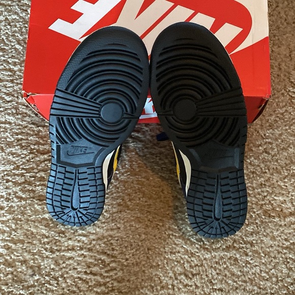 Brand new Nike dunk low vintage Michigan - Picture 5 of 5
